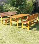 Drevené lavičky a stoly