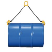 Reťazový zdvihák na horizontálnu manipuláciu so sudmi