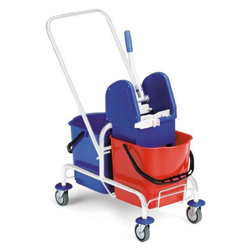 Upratovací vozík s chrómovanou rukoväťou